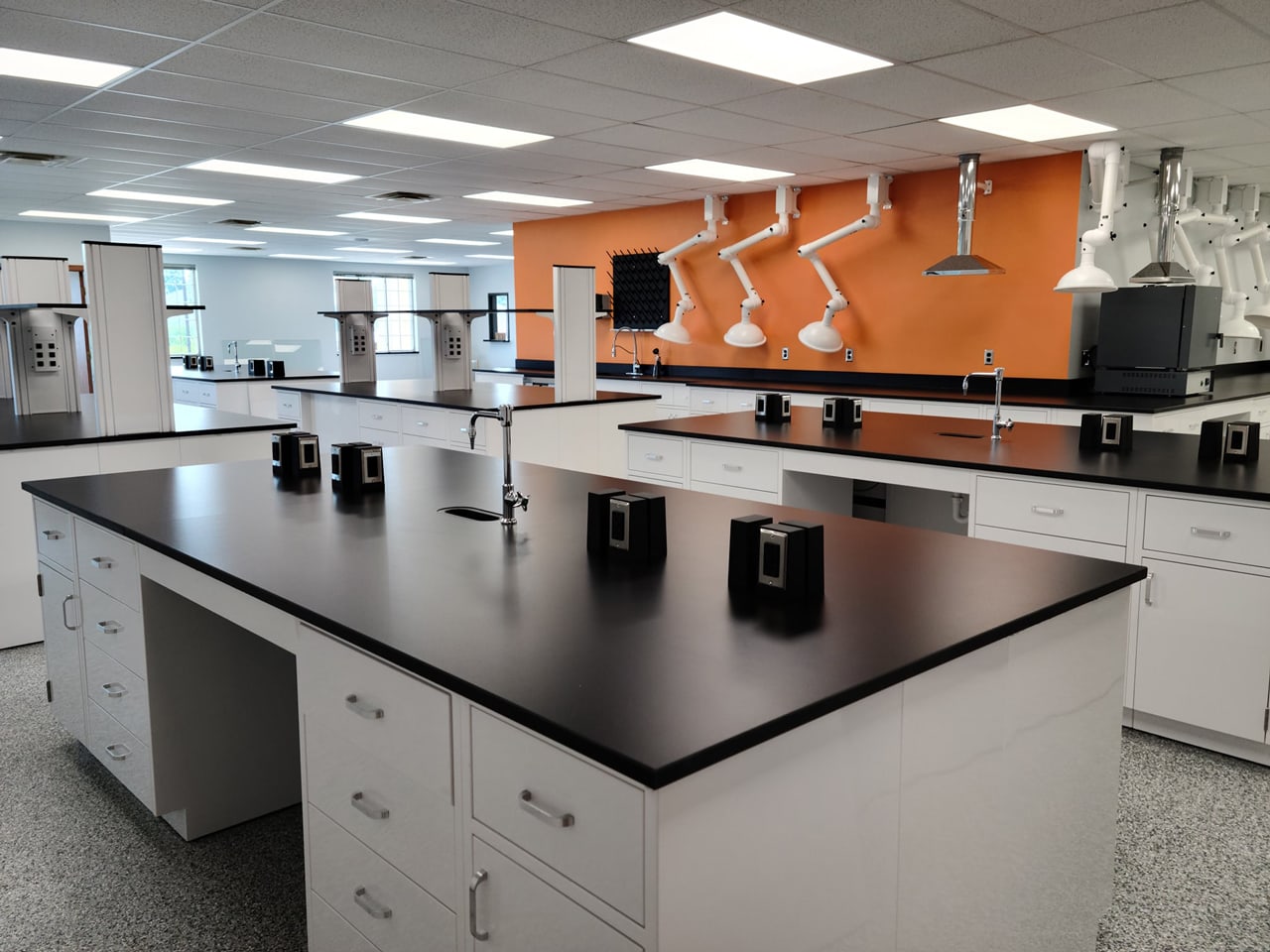 Designing And Optimizing Your Laboratory Custom Lab Benches And Tables